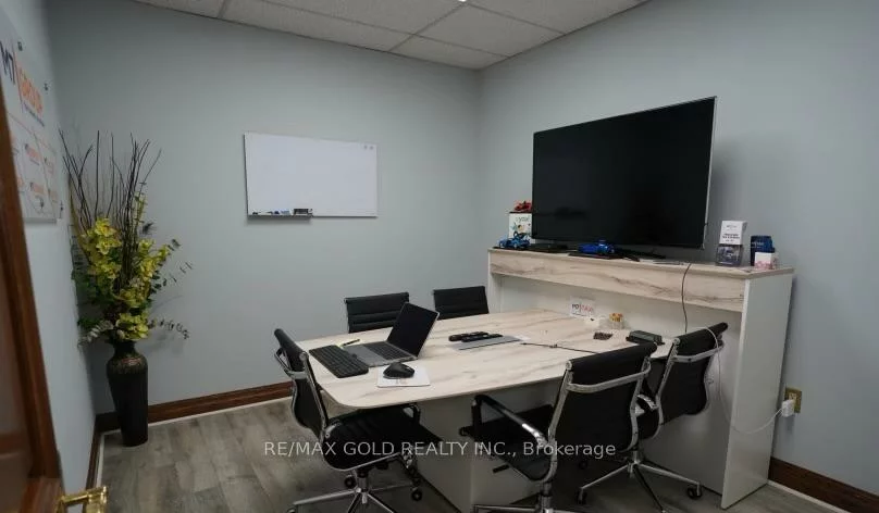 1775, Shawson, Northeast, Mississauga