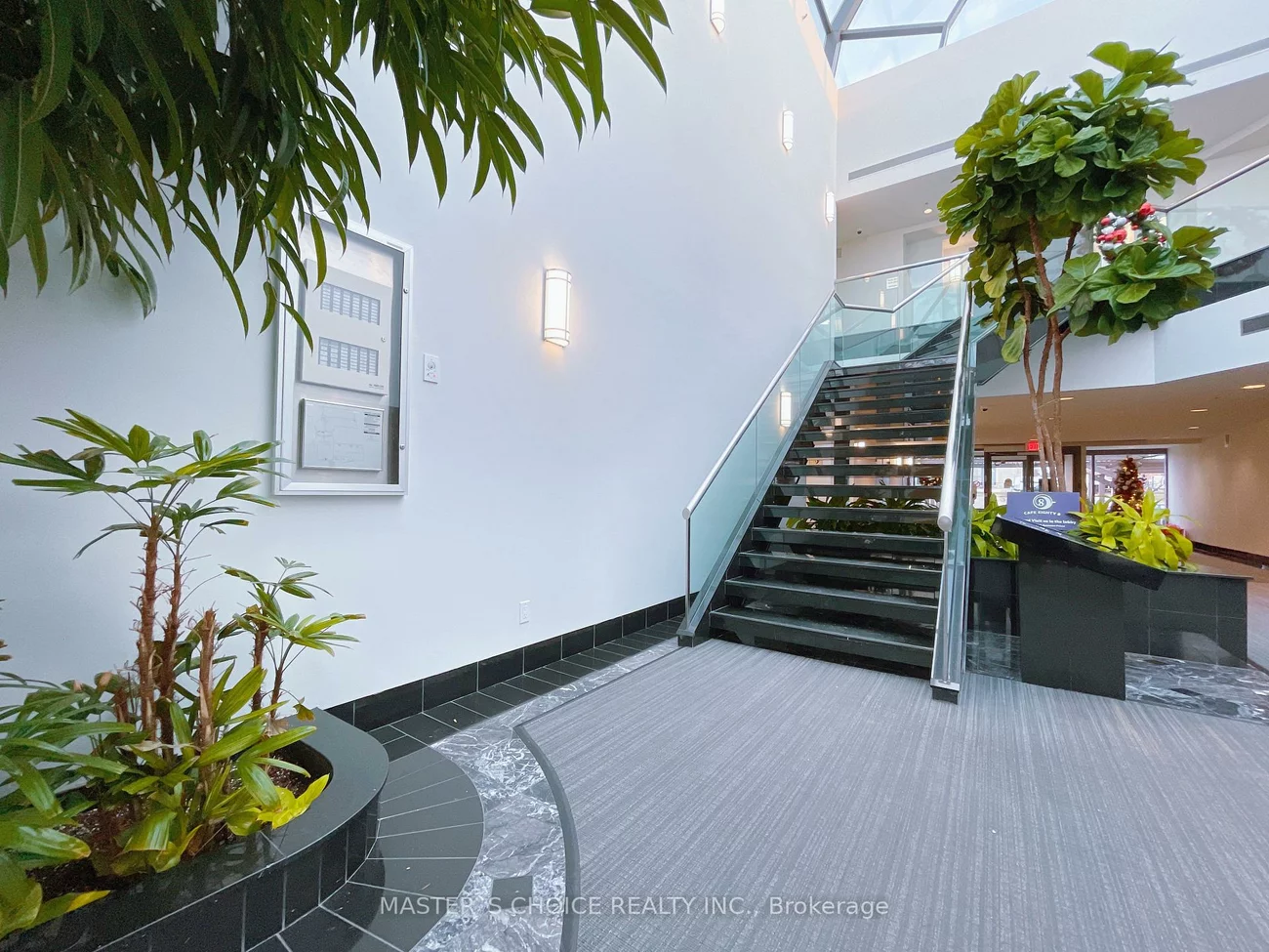 160, Traders, Gateway, Mississauga