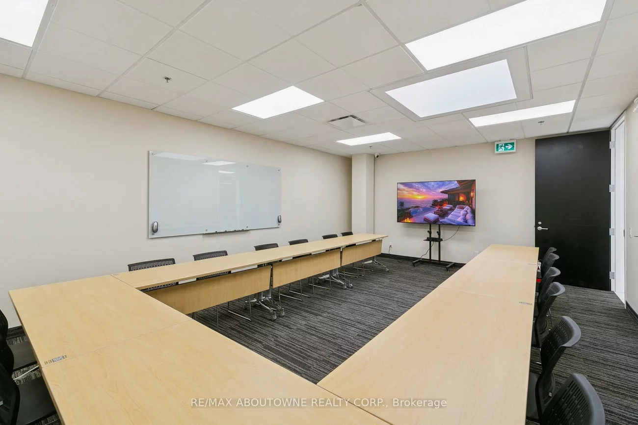 320, Matheson, Gateway, Mississauga