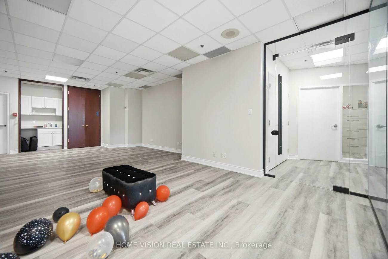 50, Burnhamthorpe, City Centre, Mississauga