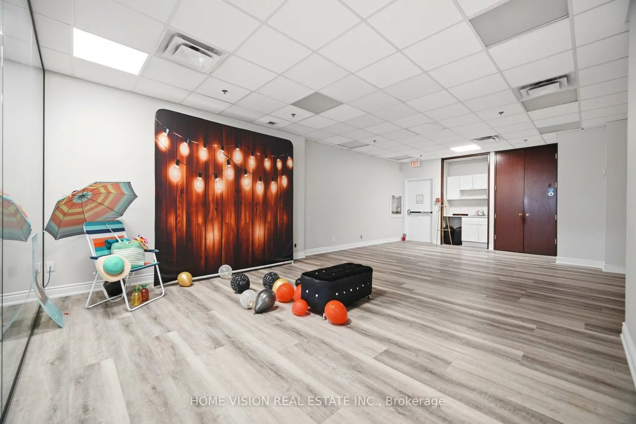 50, Burnhamthorpe, City Centre, Mississauga