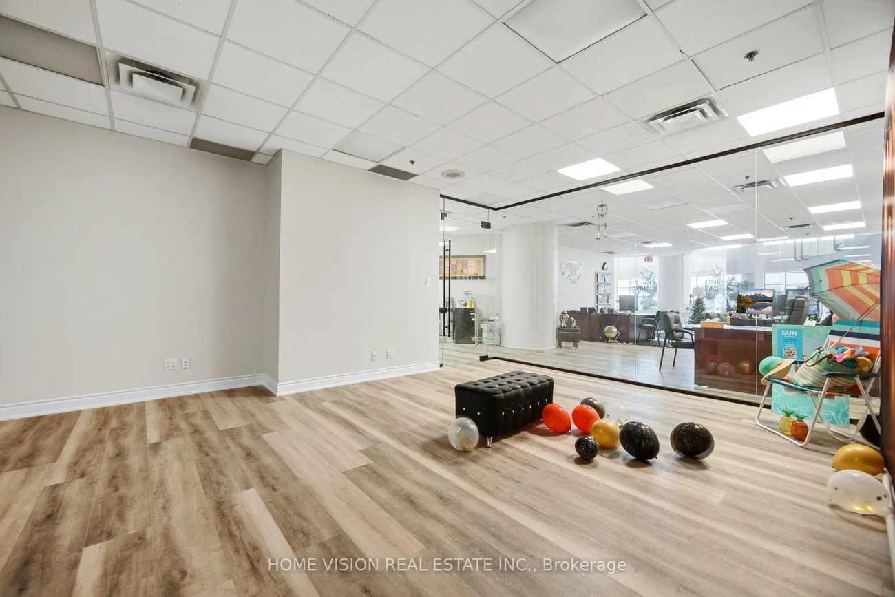 50, Burnhamthorpe, City Centre, Mississauga