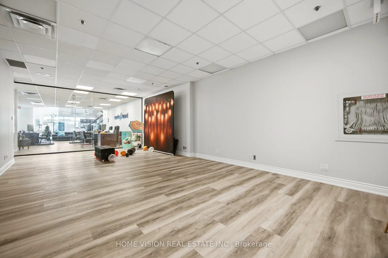 50, Burnhamthorpe, City Centre, Mississauga