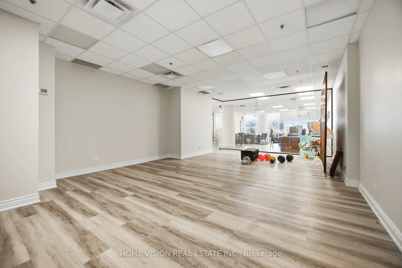 50, Burnhamthorpe, City Centre, Mississauga