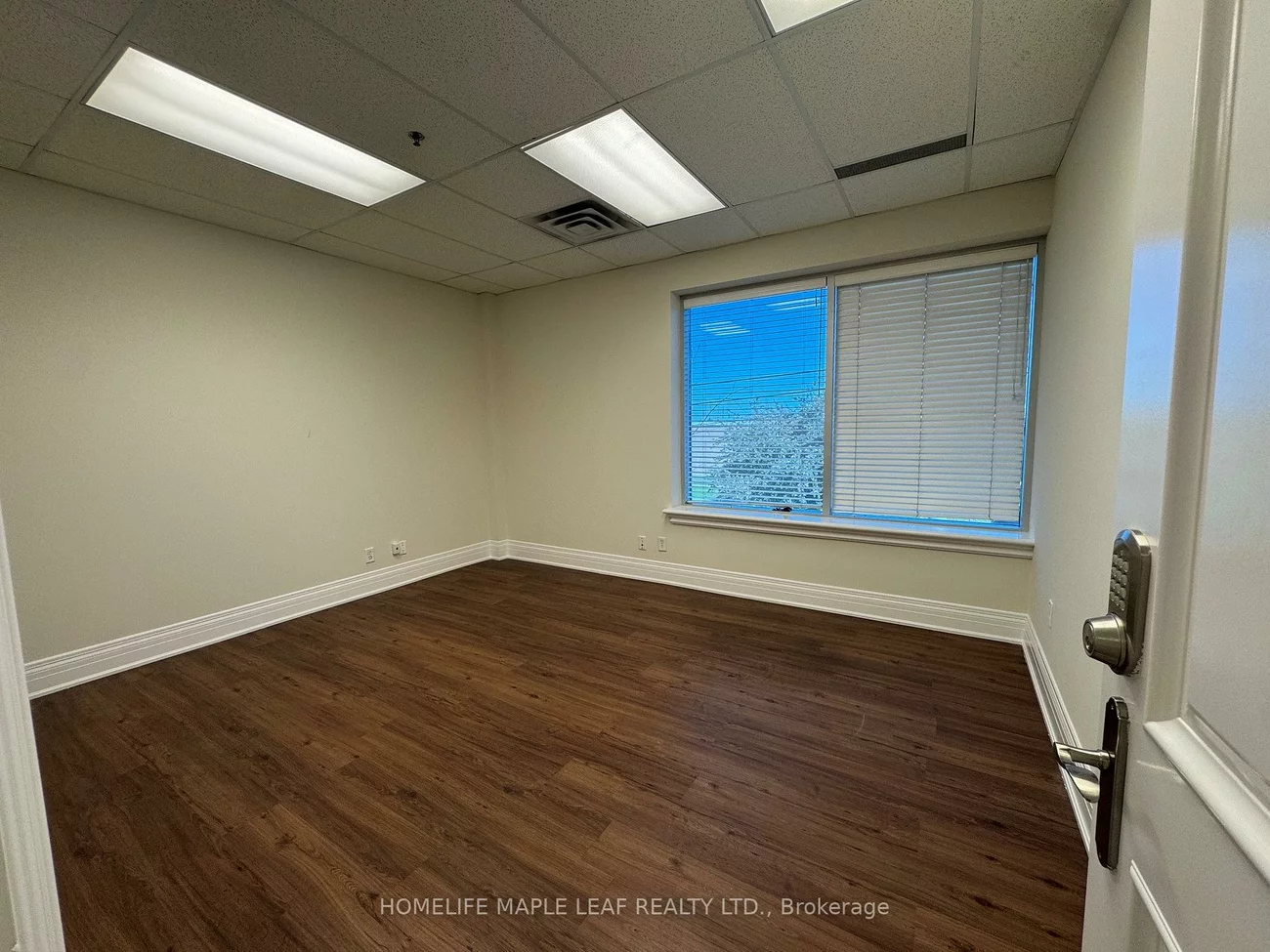 7175, Tomken, Northeast, Mississauga