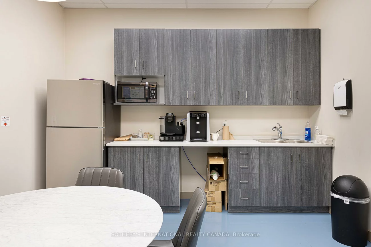 755, Queensway, Dixie, Mississauga