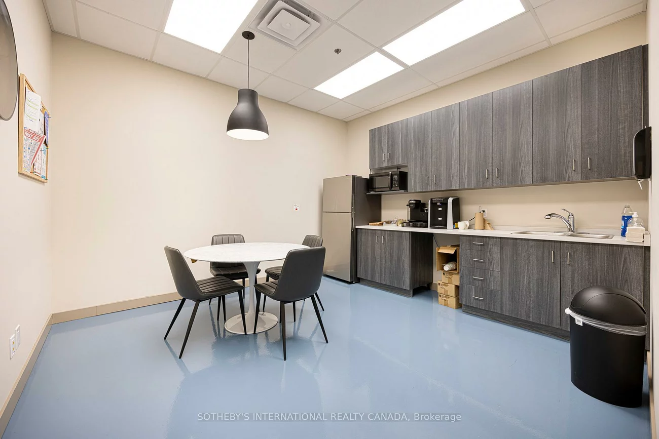 755, Queensway, Dixie, Mississauga