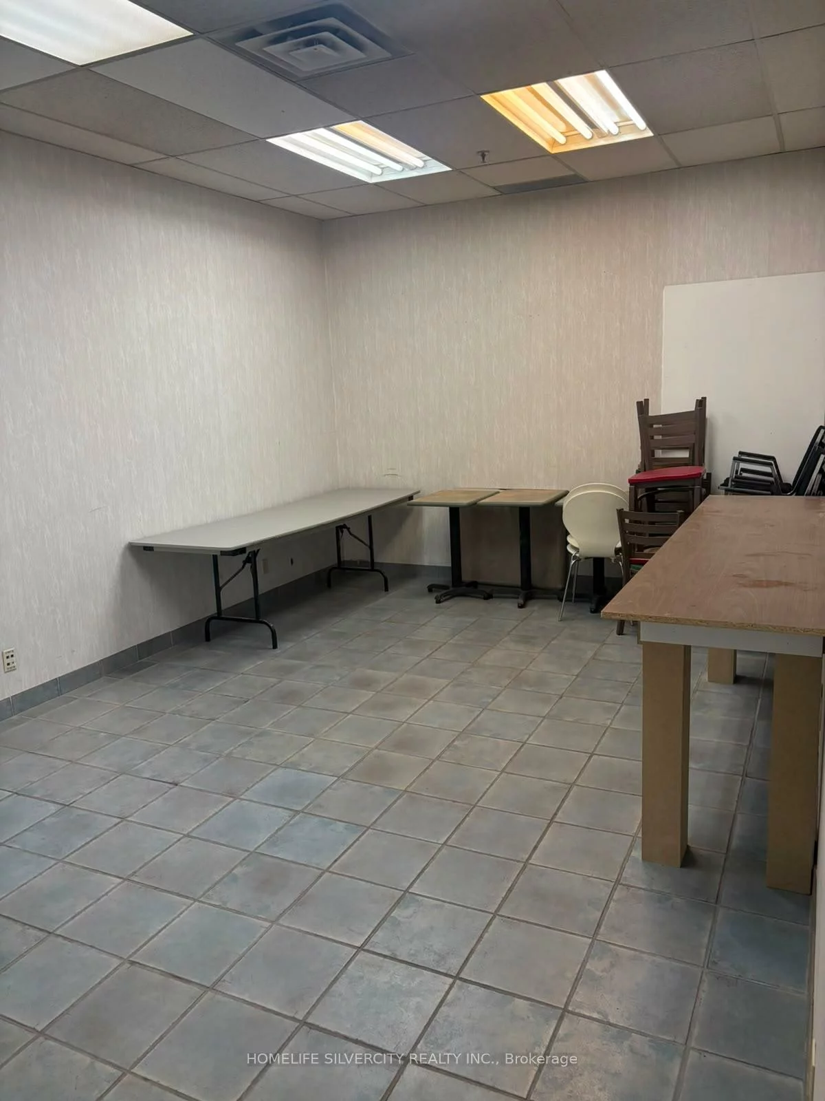 975, Mid-Way, Northeast, Mississauga