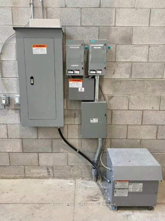 5260, Solar, Airport Corporate, Mississauga
