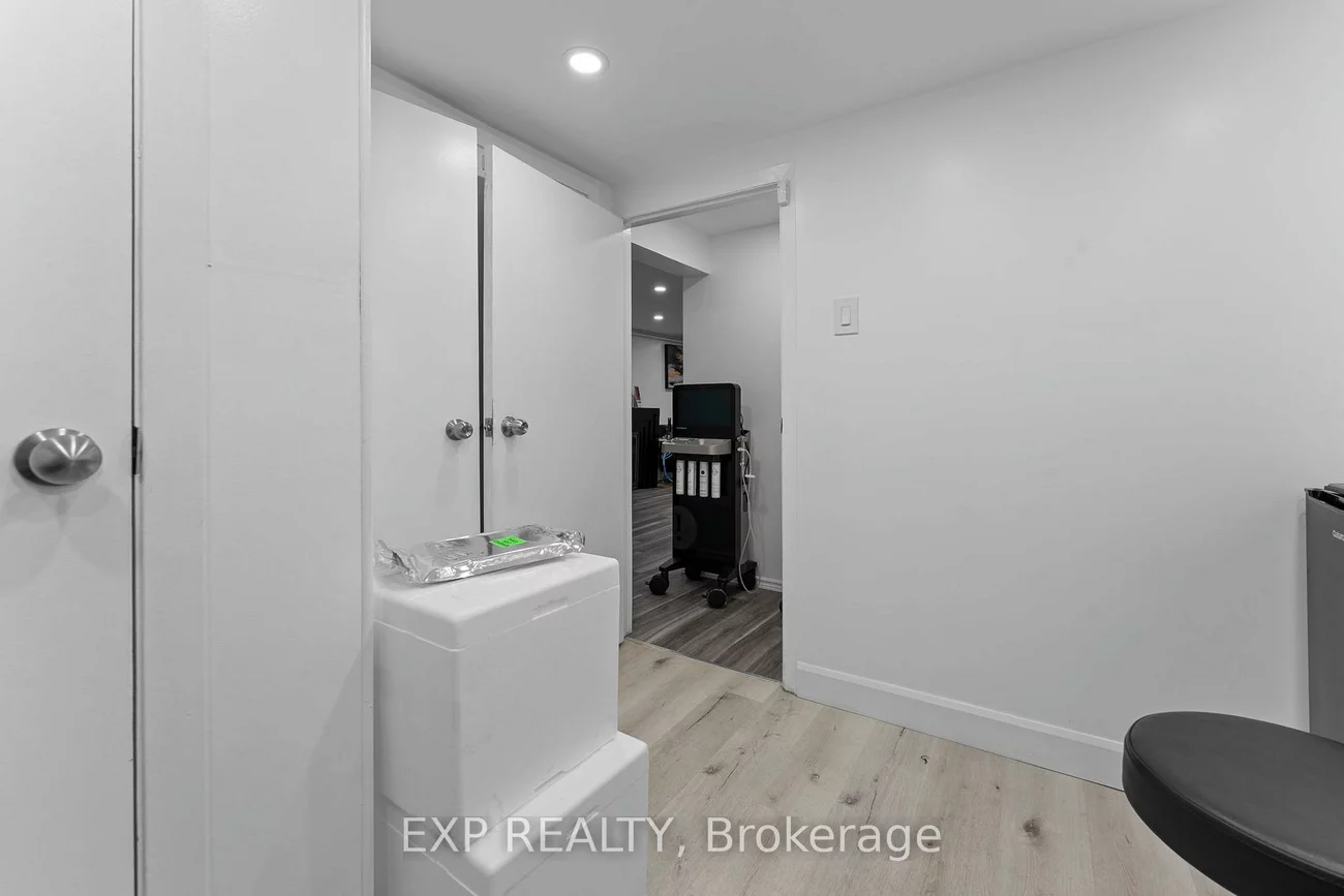 213, Lakeshore, Port Credit, Mississauga