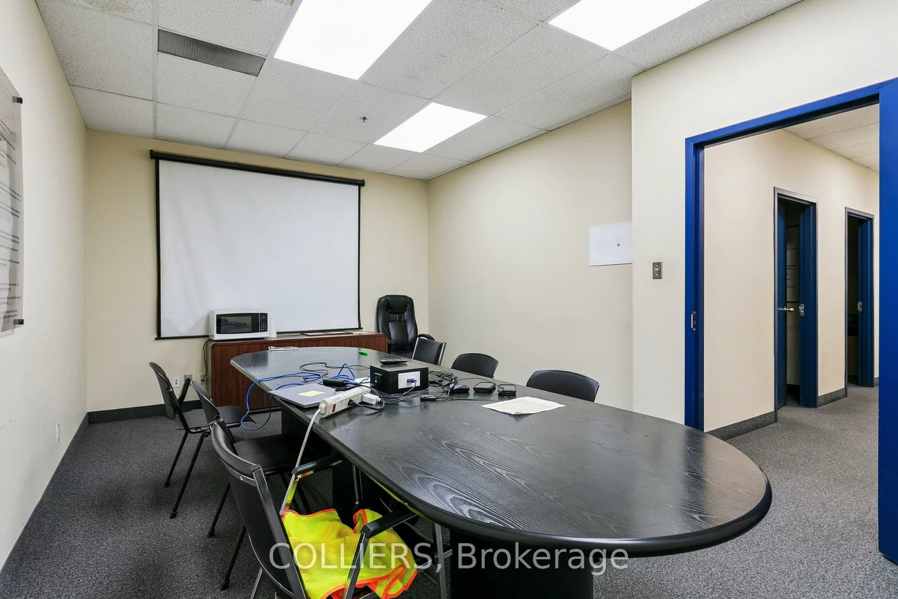 1045, Middlegate, Dixie, Mississauga