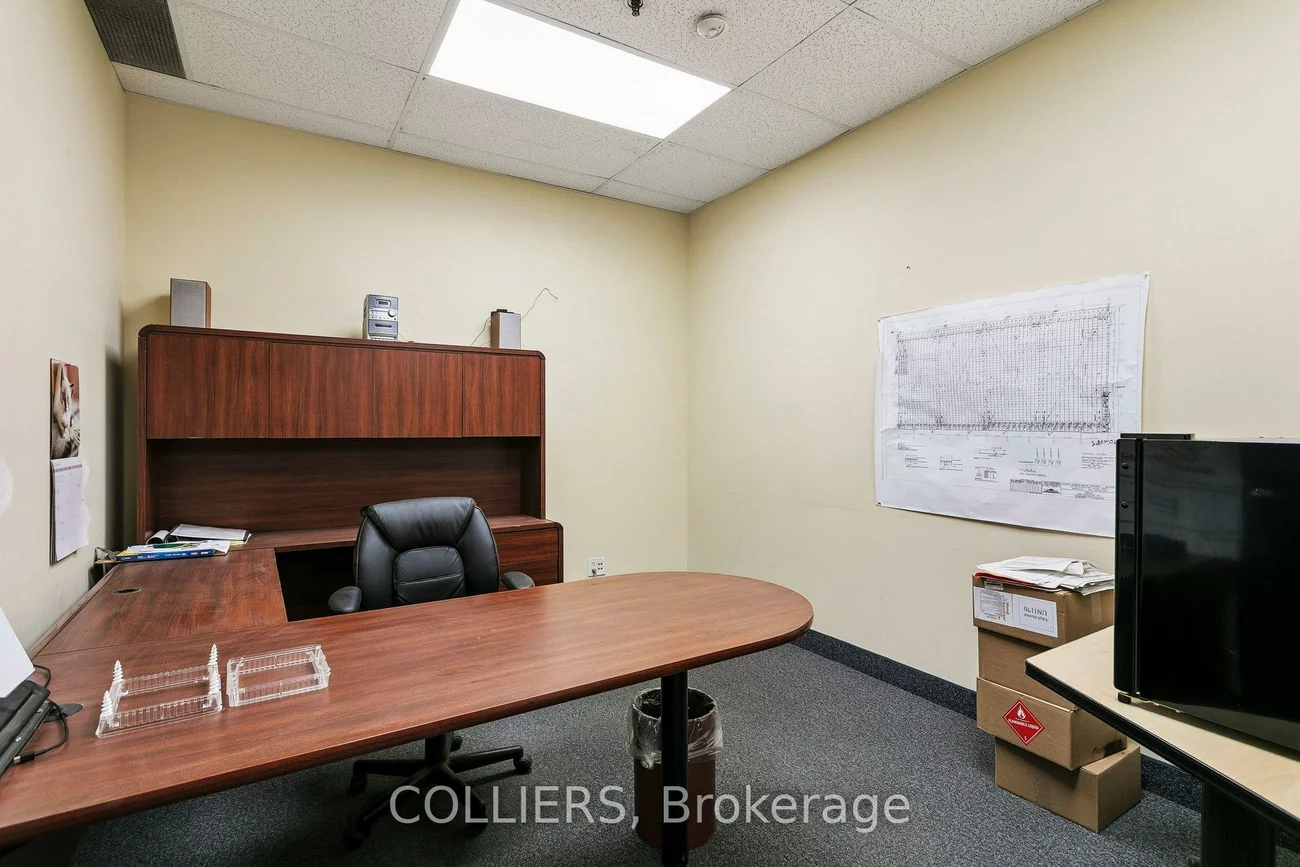 1045, Middlegate, Dixie, Mississauga