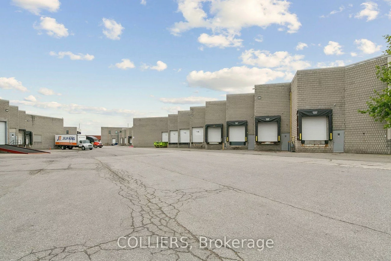 6665, Tomken, Northeast, Mississauga