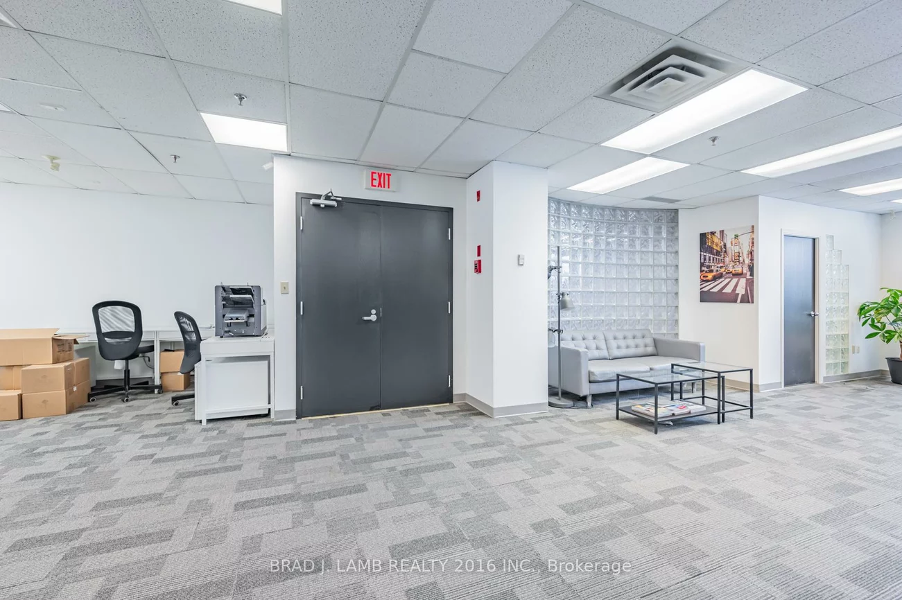 2600, Skymark, Airport Corporate, Mississauga