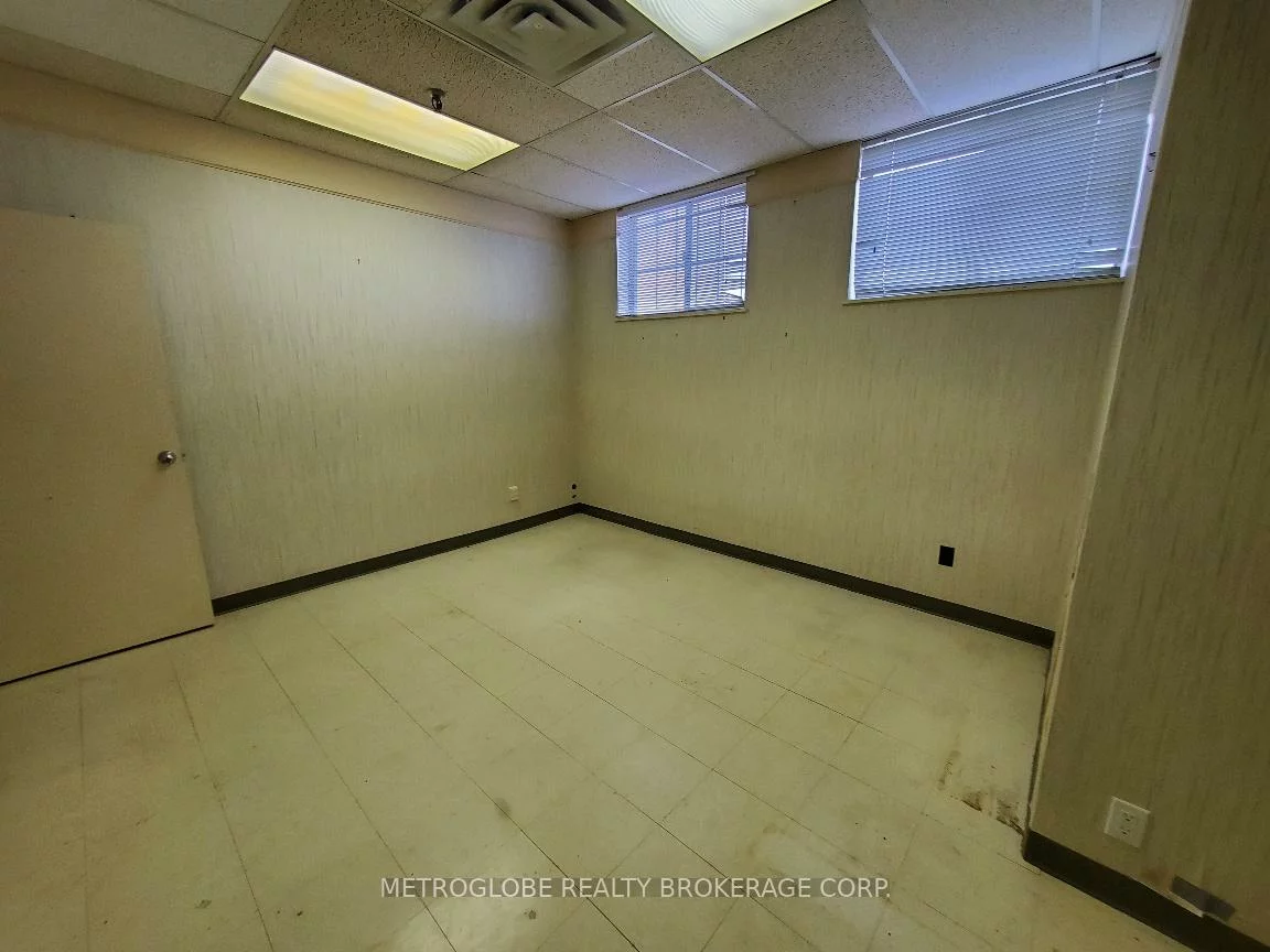 2399, Cawthra, Dixie, Mississauga