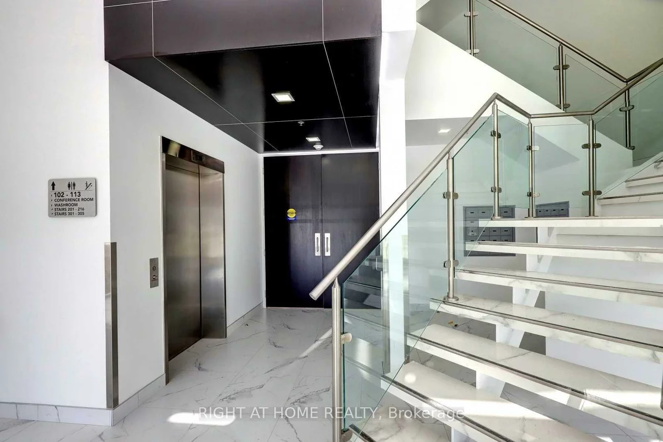 320, Matheson, Gateway, Mississauga