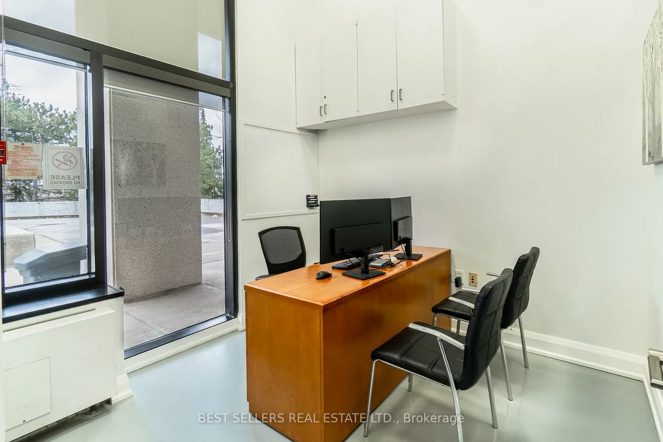 4, Robert Speck, City Centre, Mississauga