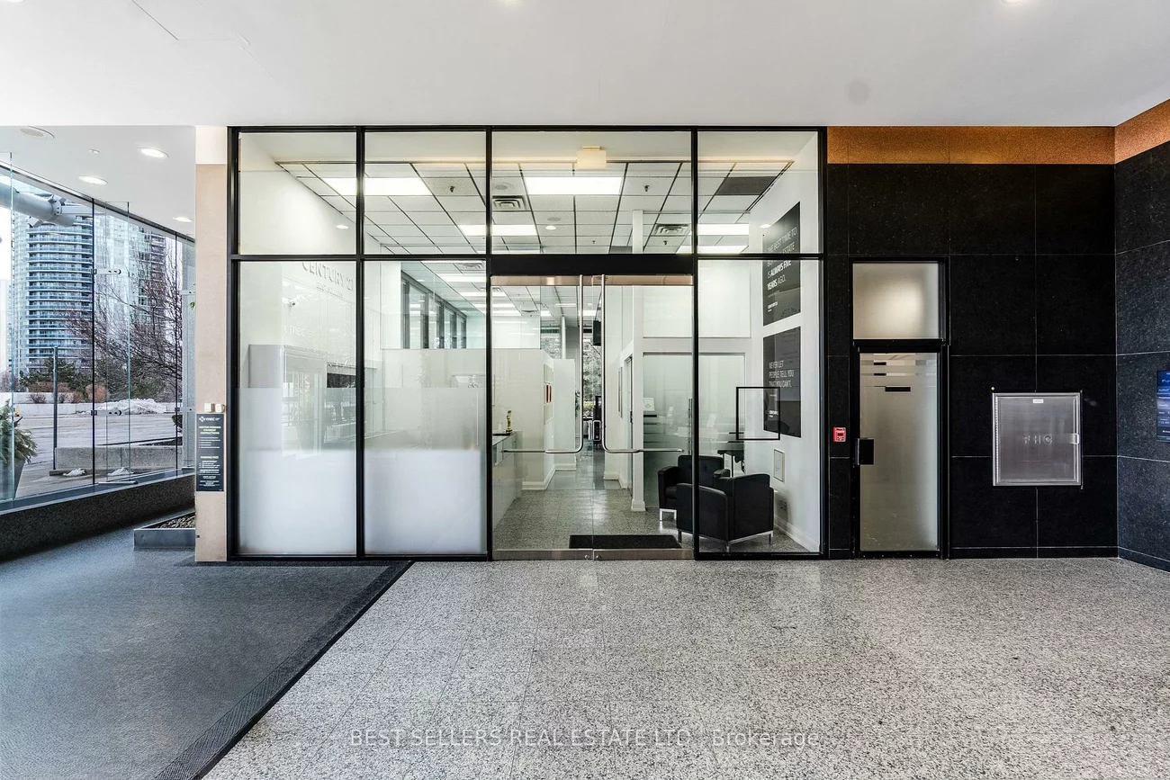 4, Robert Speck, City Centre, Mississauga