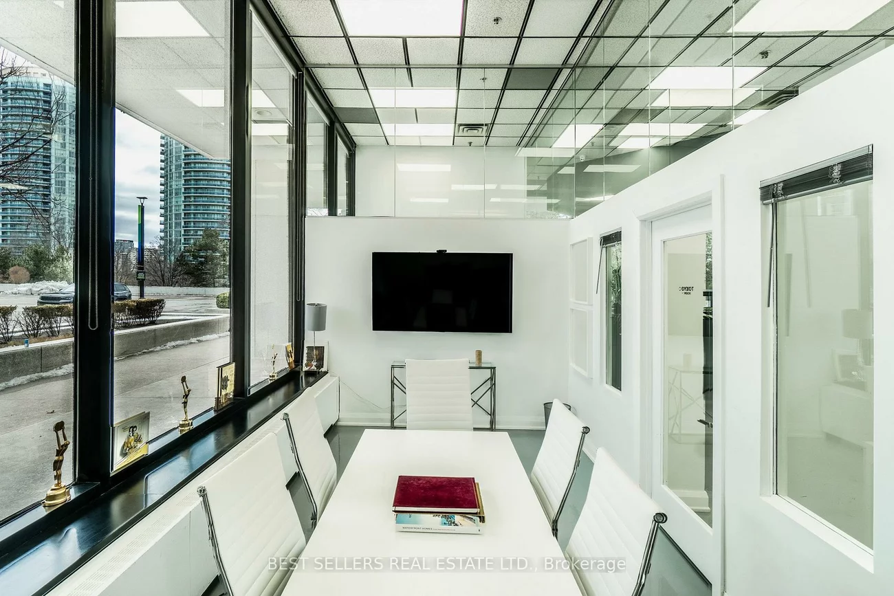 4, Robert Speck, City Centre, Mississauga