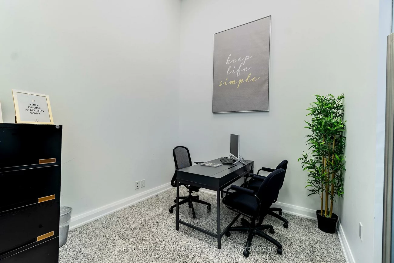 4, Robert Speck, City Centre, Mississauga