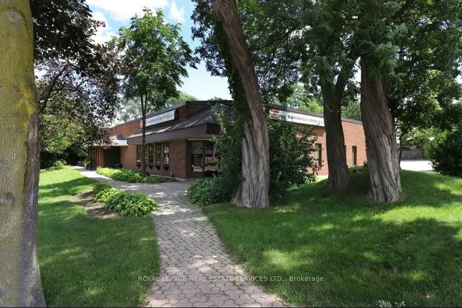 1654, Lakeshore, Clarkson, Mississauga