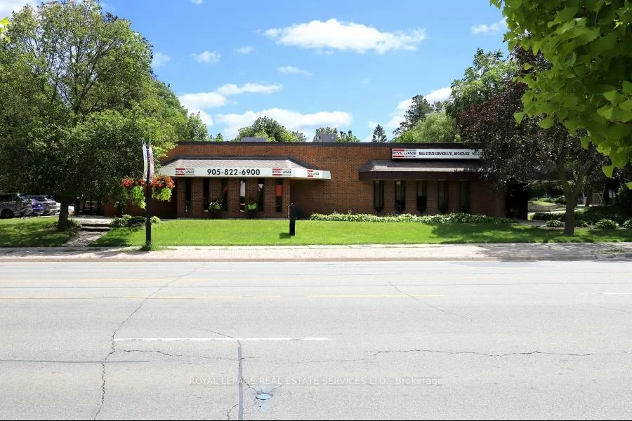 1654, Lakeshore, Clarkson, Mississauga