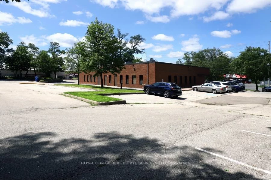 1654, Lakeshore, Clarkson, Mississauga