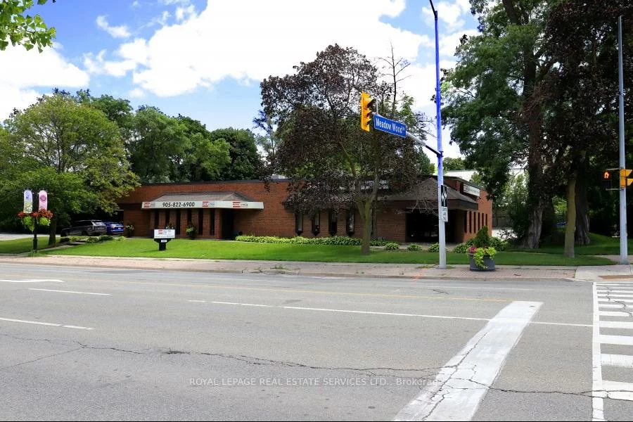 1654, Lakeshore, Clarkson, Mississauga