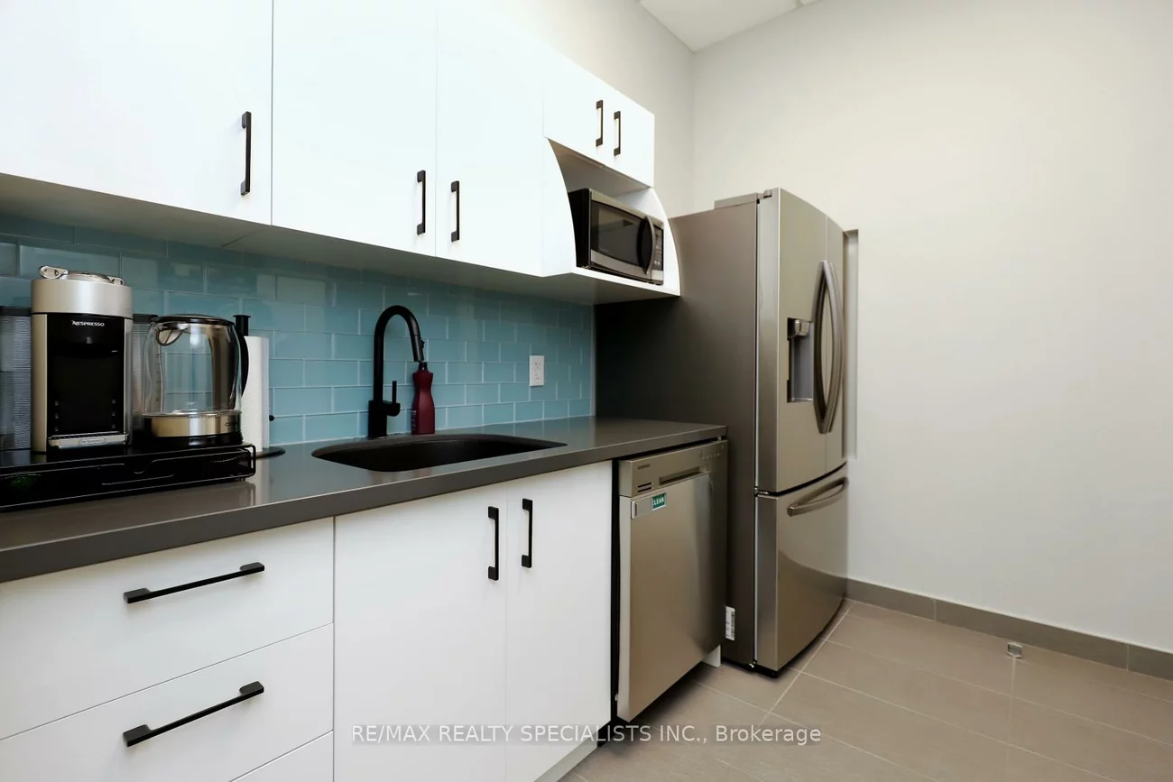 5160, Explorer, Airport Corporate, Mississauga