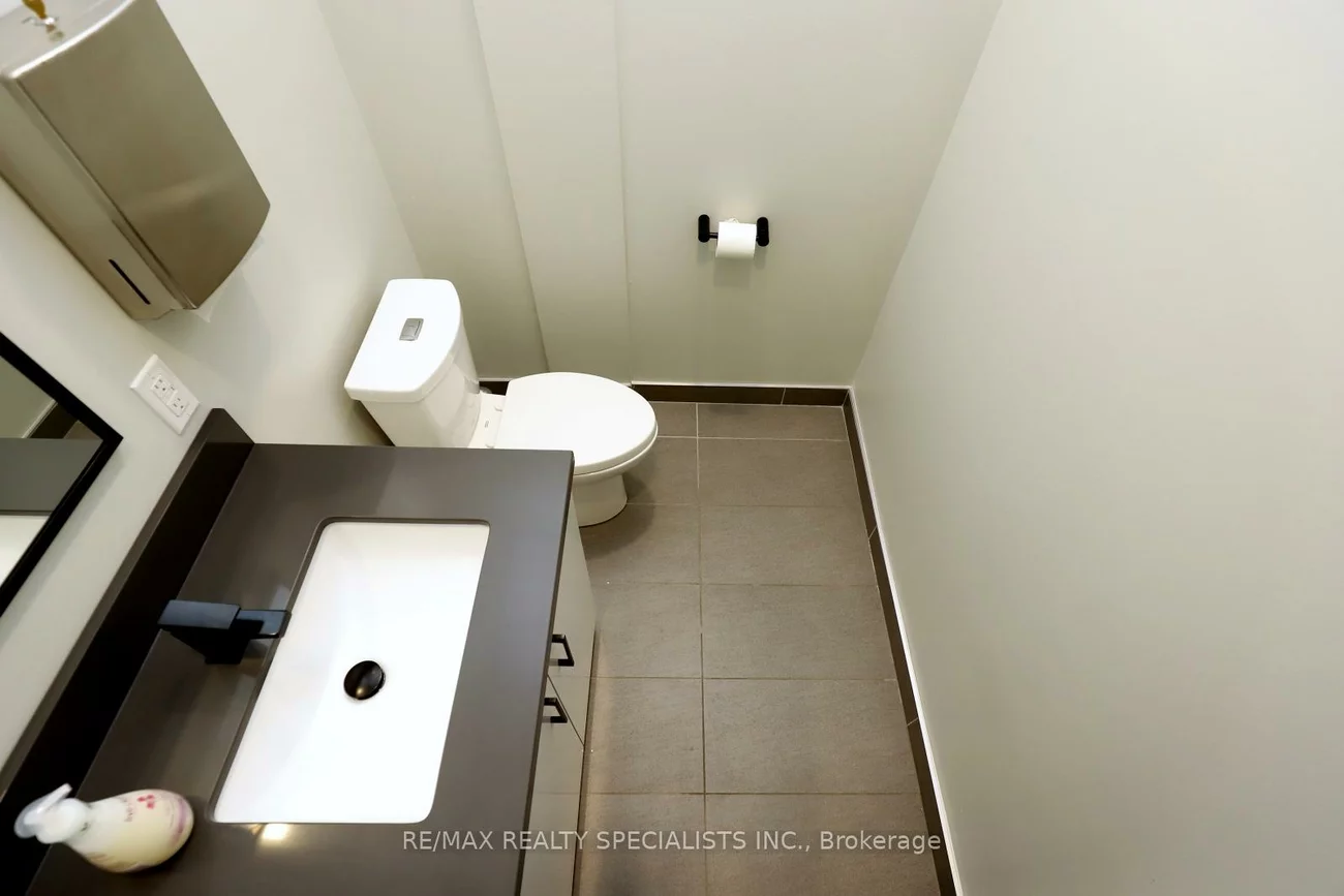 5160, Explorer, Airport Corporate, Mississauga