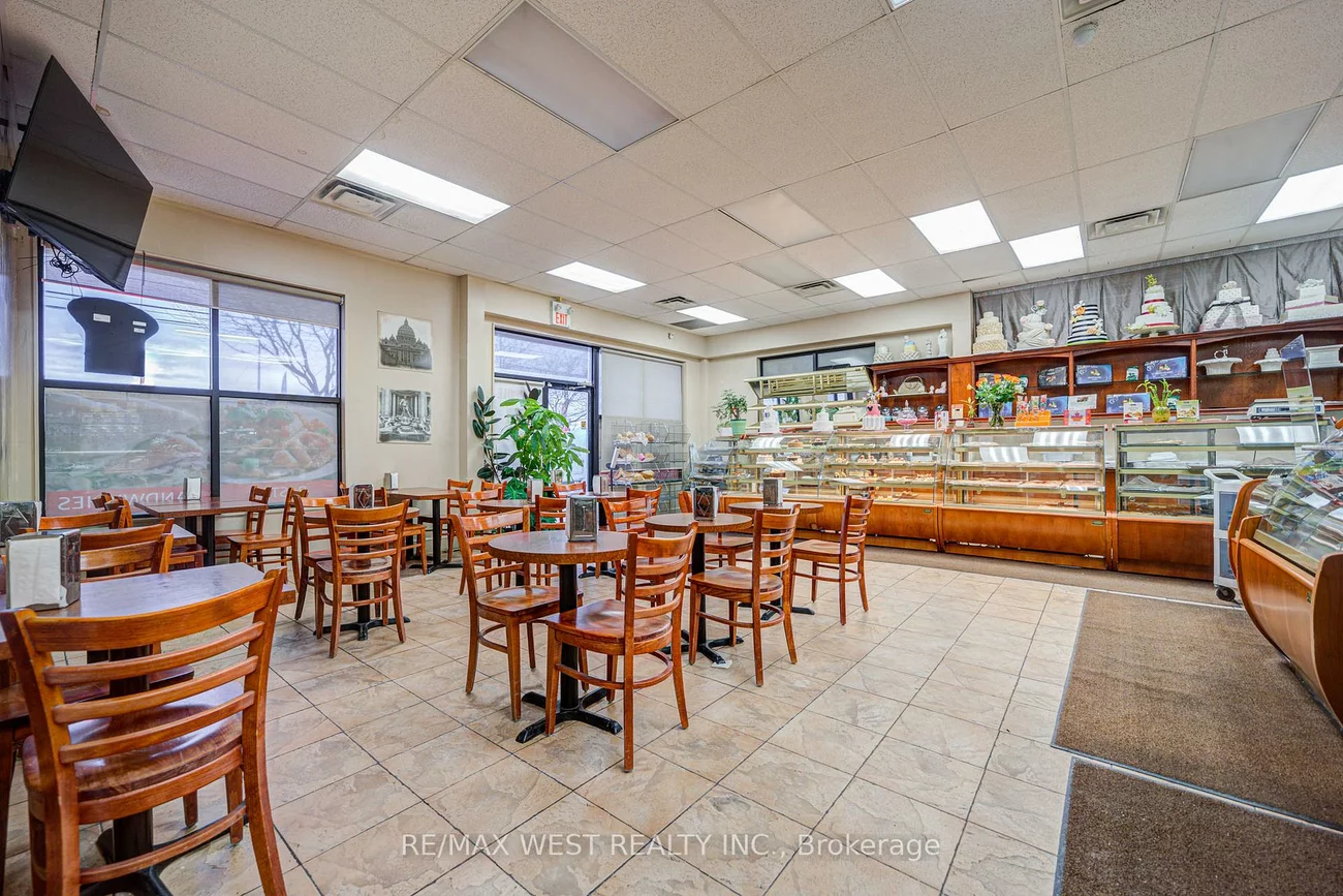 4910, Tomken, Northeast, Mississauga