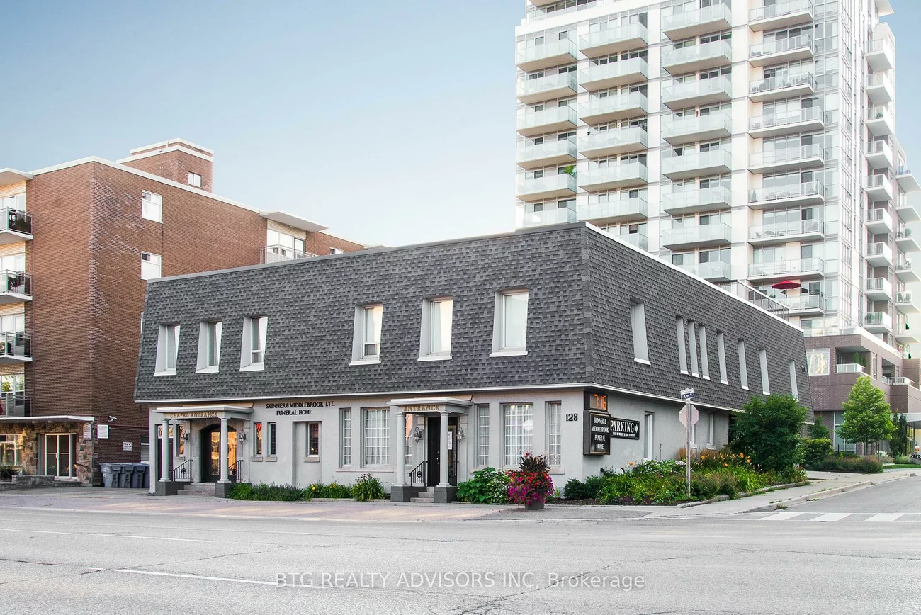 128, Lakeshore, Port Credit, Mississauga
