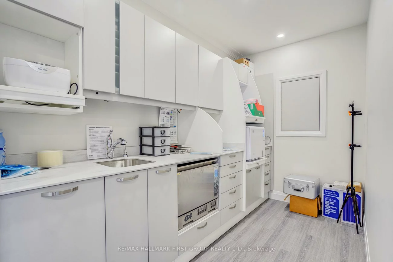 1395, Hurontario, Mineola, Mississauga