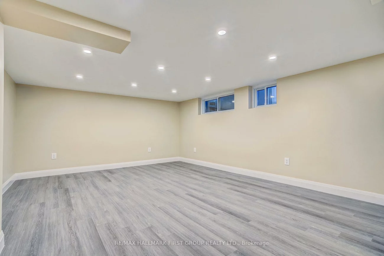 1395, Hurontario, Mineola, Mississauga