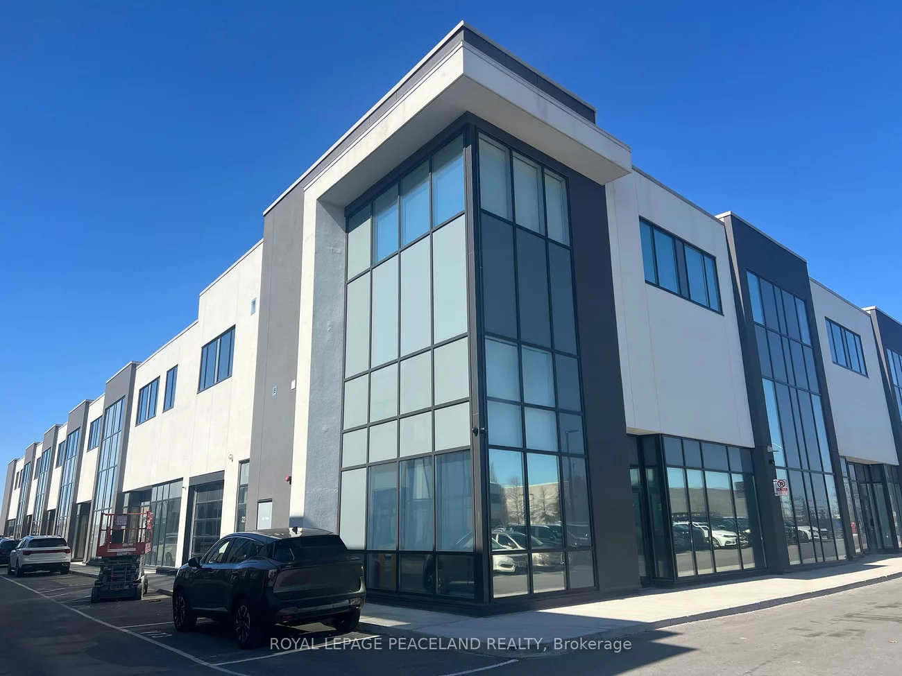 5270, Solar, Airport Corporate, Mississauga