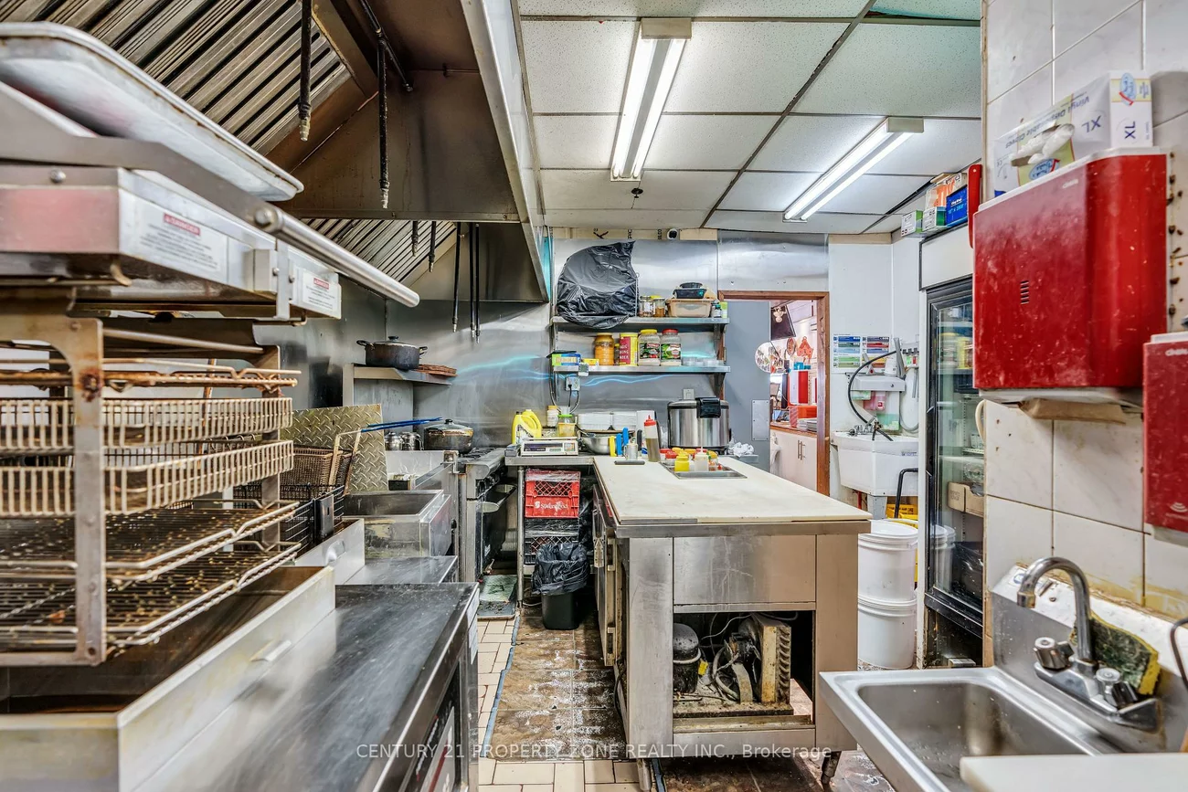 5130, Dixie, Northeast, Mississauga