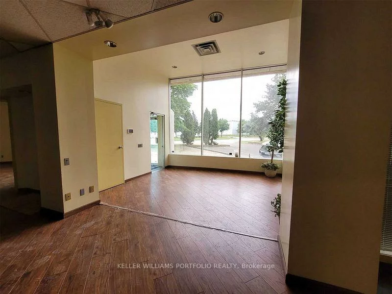 1611, Courtneypark, Northeast, Mississauga