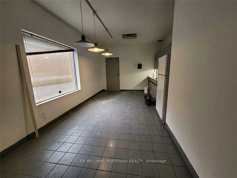 1611, Courtneypark, Northeast, Mississauga