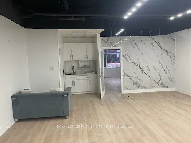 2355, Derry, Northeast, Mississauga
