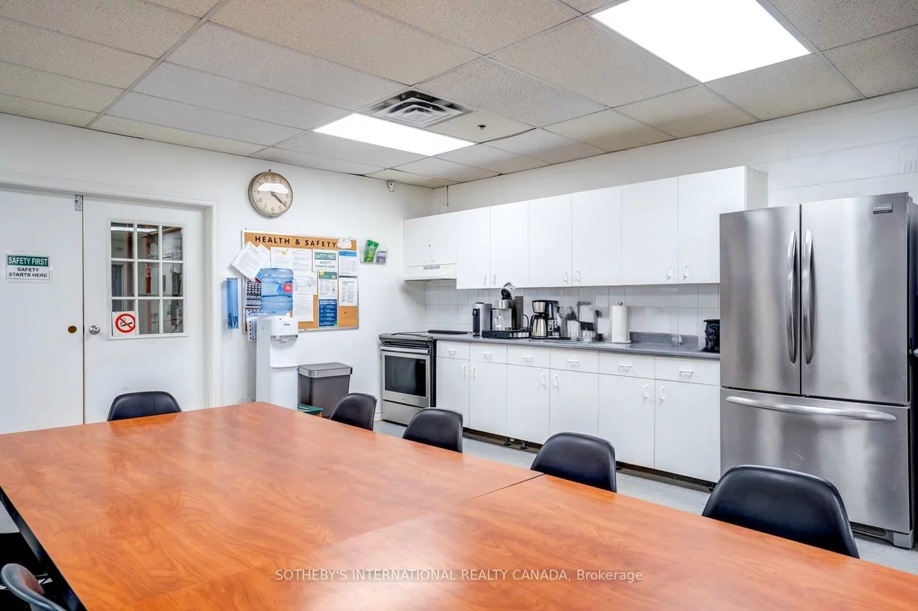 1146, Aerowood, Northeast, Mississauga