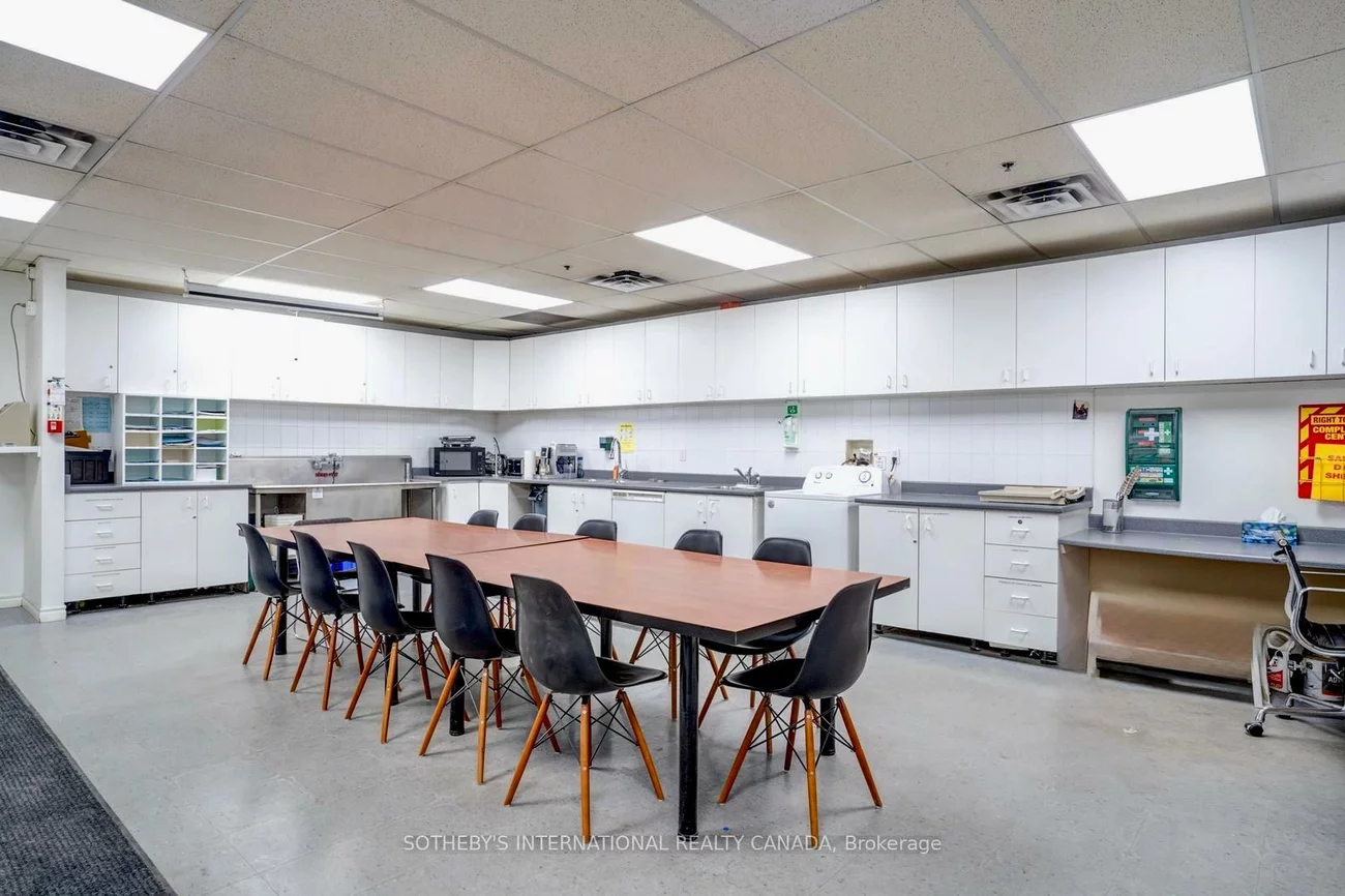 1146, Aerowood, Northeast, Mississauga