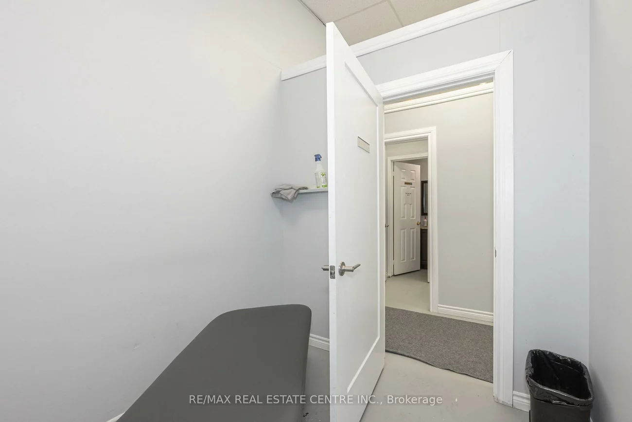 1075, Ceremonial, Hurontario, Mississauga