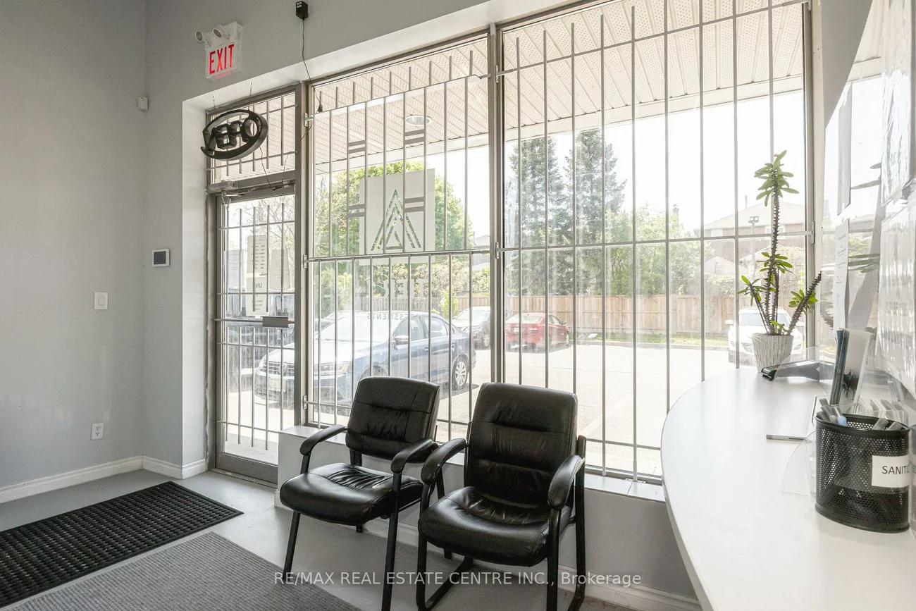 1075, Ceremonial, Hurontario, Mississauga