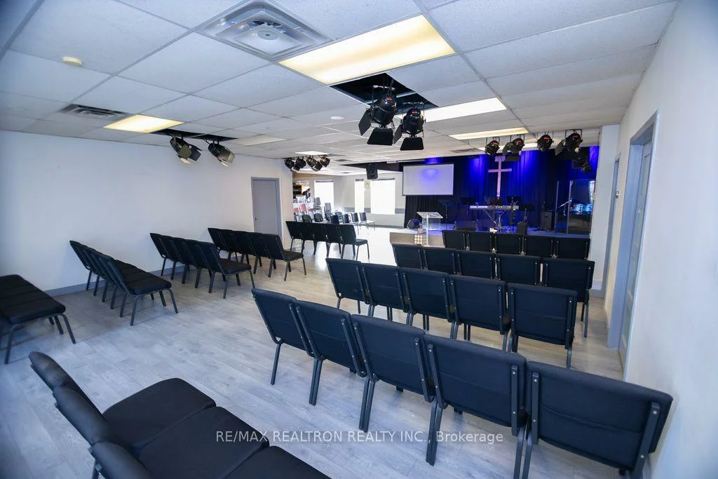 5920, Atlantic, Northeast, Mississauga