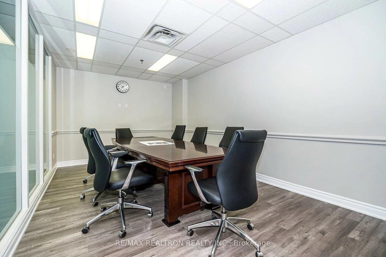 2800, Skymark, Airport Corporate, Mississauga