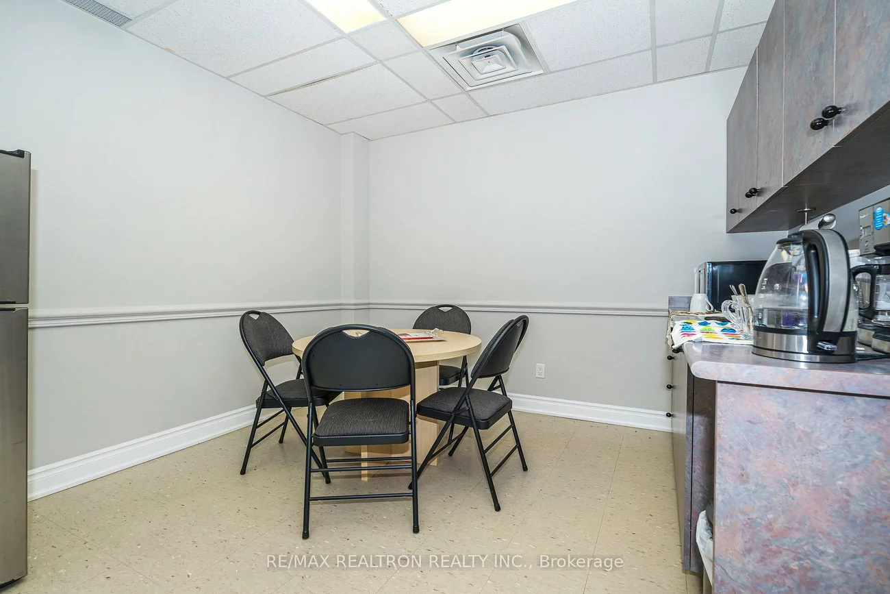 2800, Skymark, Airport Corporate, Mississauga