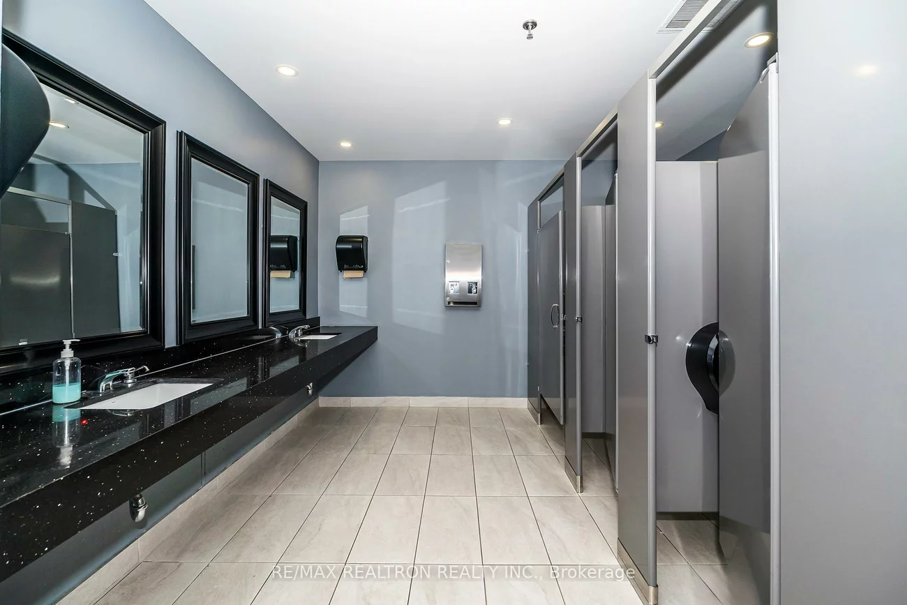 2800, Skymark, Airport Corporate, Mississauga