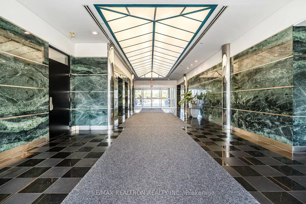 2800, Skymark, Airport Corporate, Mississauga