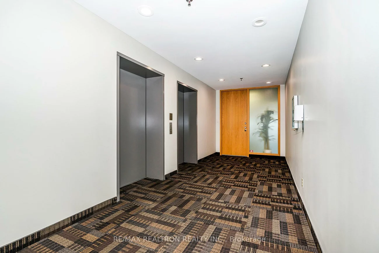 2800, Skymark, Airport Corporate, Mississauga
