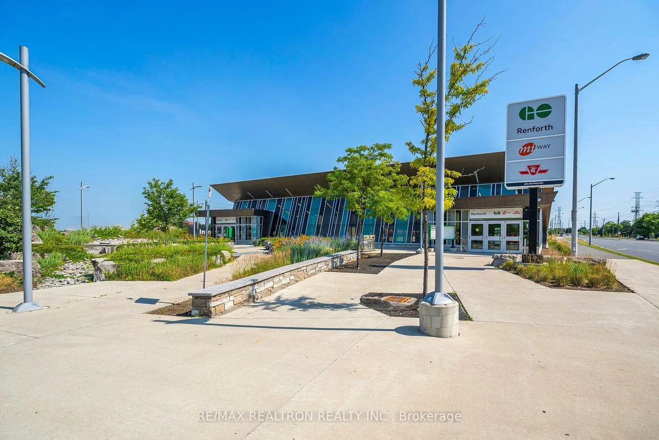 2800, Skymark, Airport Corporate, Mississauga